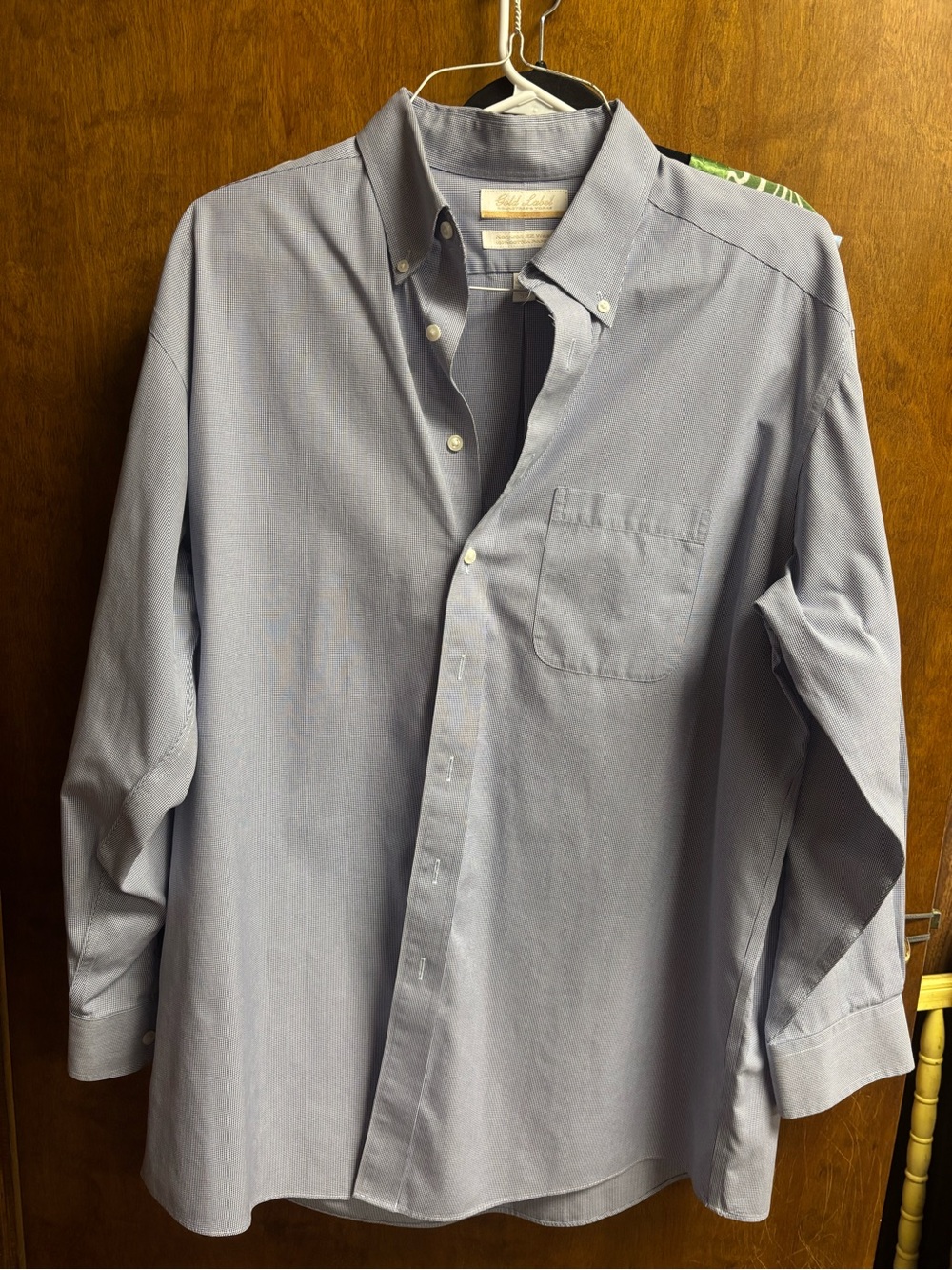 Roundtree & Yorke Men's Light Blue Button-Down Shirt